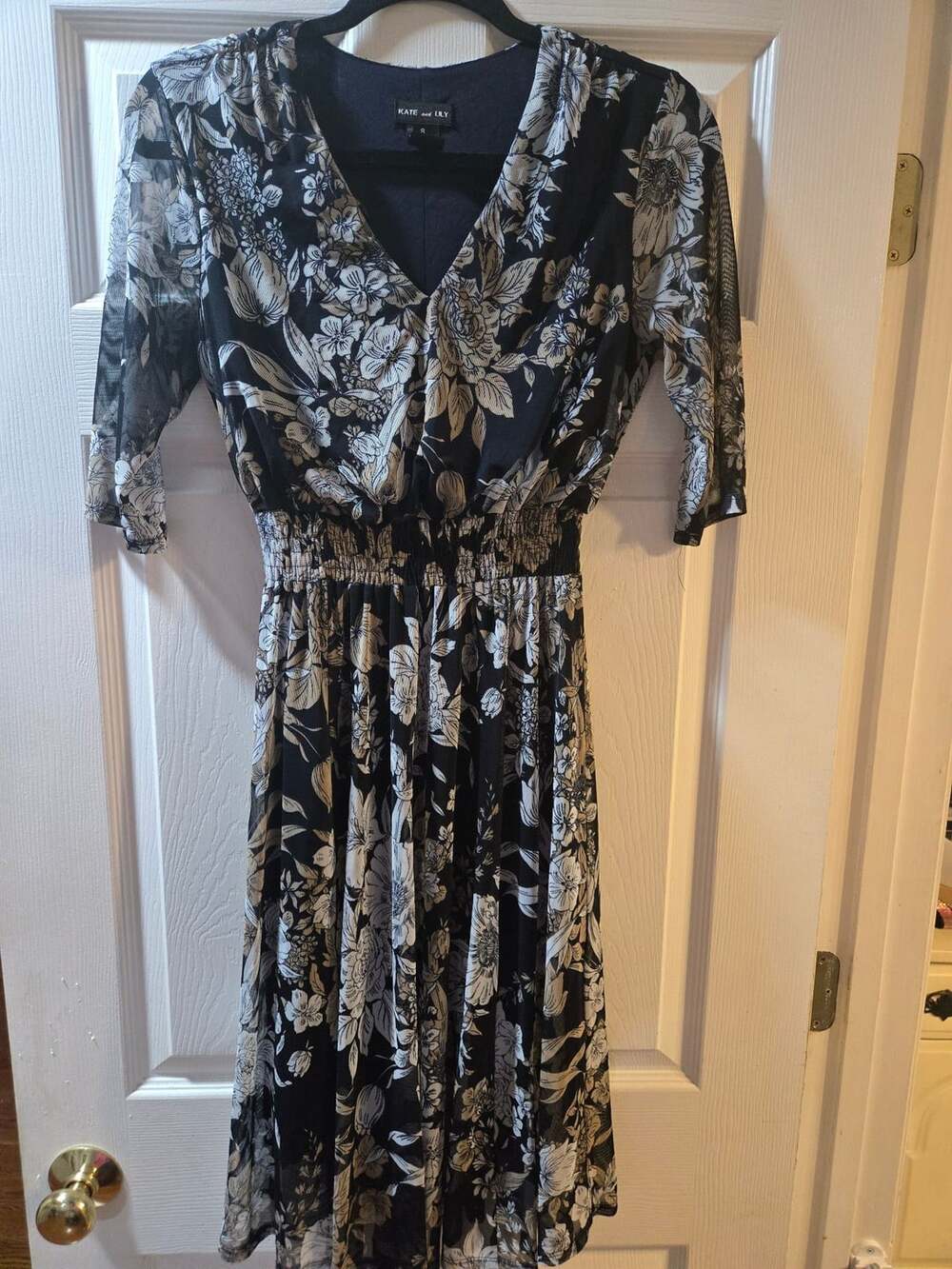 Kate and Lily Midi Dress Size 8 Black White Floral Mesh V-Neck